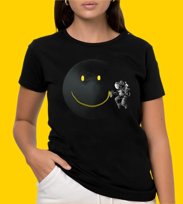 Tee "Graffstronaut" • by TeeOreo