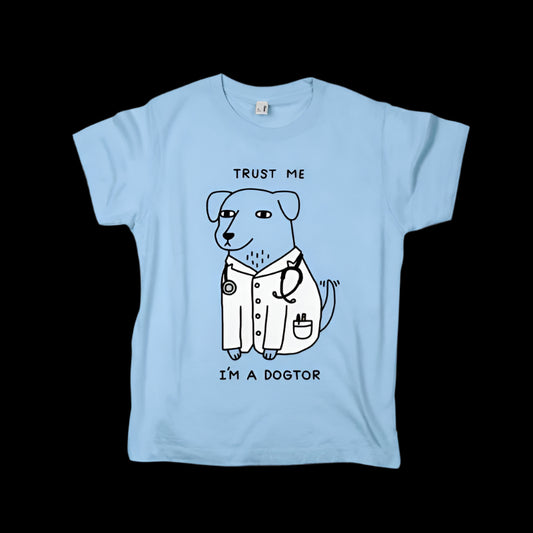 Tee Mini "Doctor Skilaki" • by TeeOreo Kids