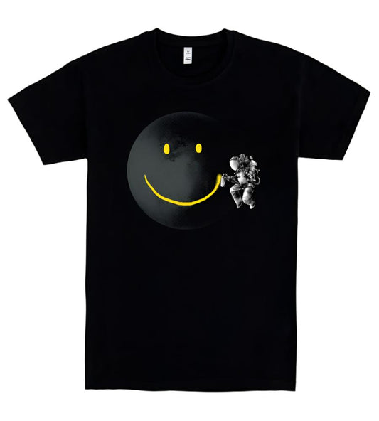 Tee "Graffstronaut" • by TeeOreo